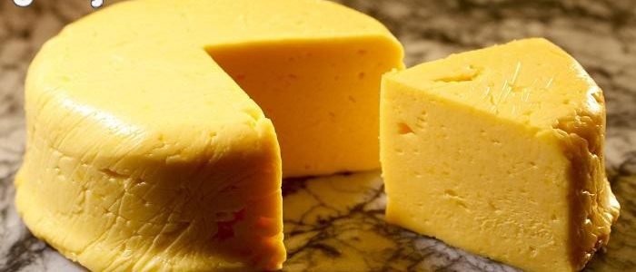 طريقة عمل الجبن الرومي في المنزل بمكونات بسيطة